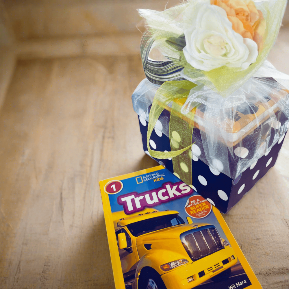 Personalized Gift Box For Babies, Toddlers, Tweens And Teens - Essentialgifting