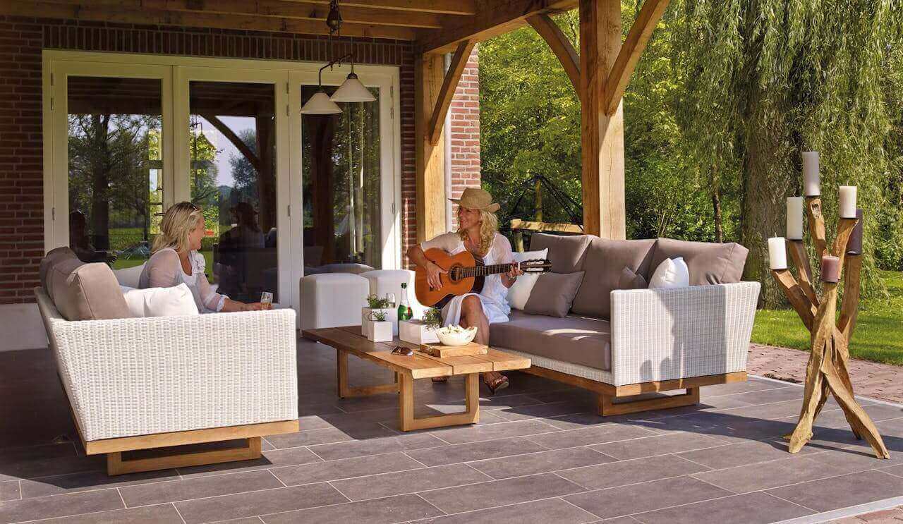 BLOG: Thoughtful Gifts for Making the Most of a New Backyard or Patio After Moving