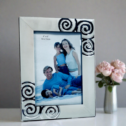 https://essentialgifting.com/products/photo-frame-silver-4x6